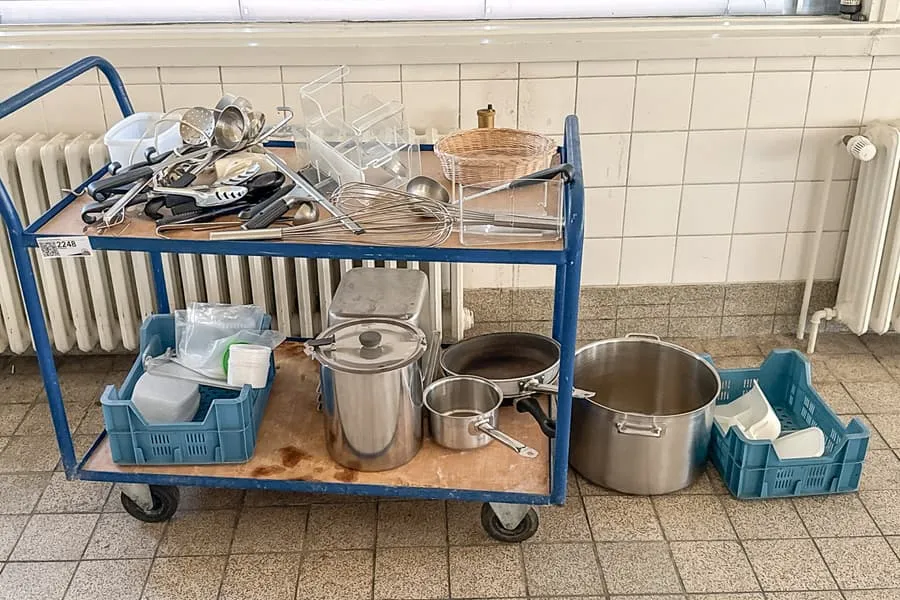 Partia wyposażenia gastronomicznego
