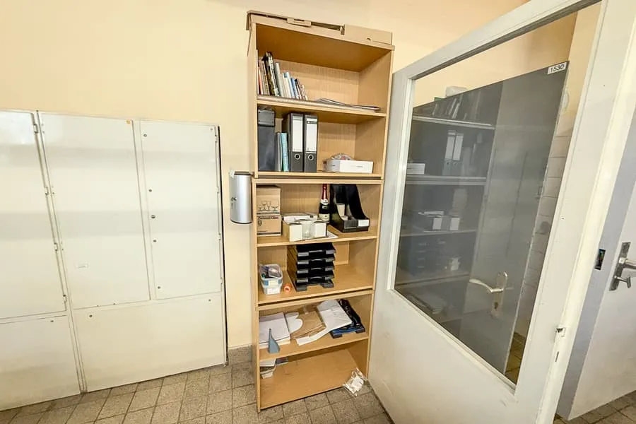 3 Ordnerschränke mit Inhalt: Bürobedarf