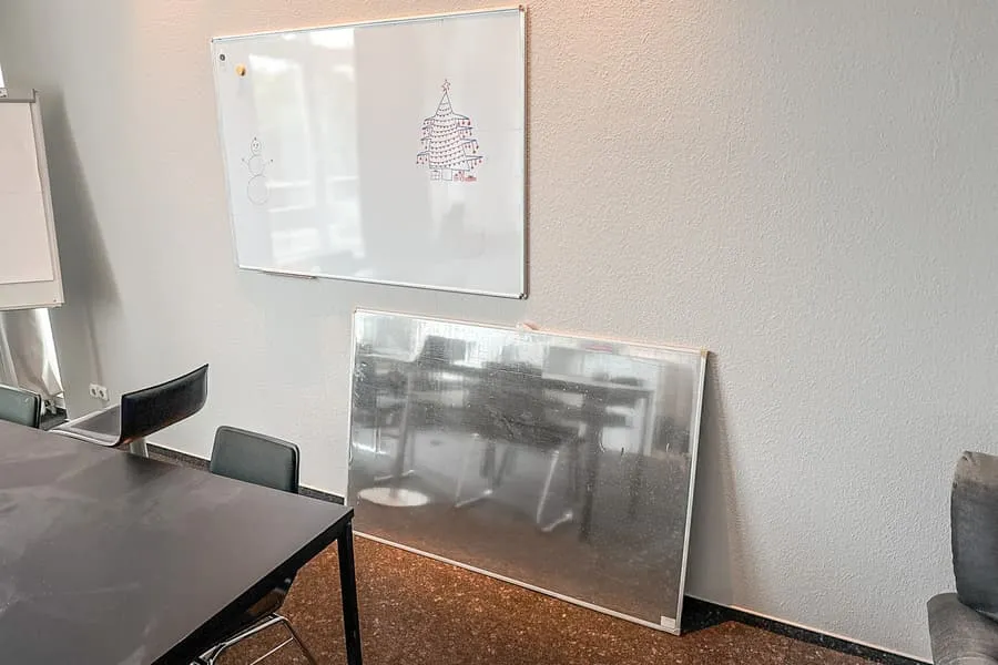 2 Whiteboards