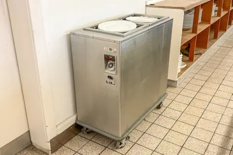Plate warmer