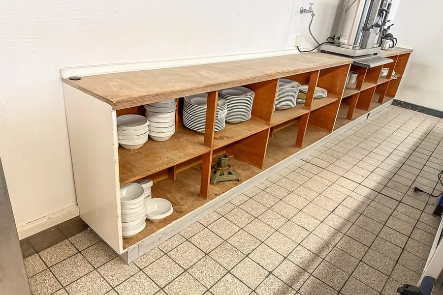 Chest of drawers