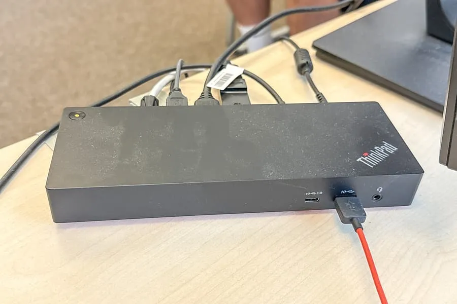 Station d'accueil ThinkPad Universal Thunderbolt 4 Dock DK2131