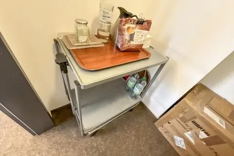 Serving trolley