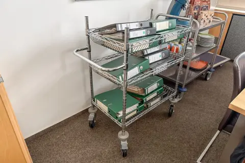 Serving trolley