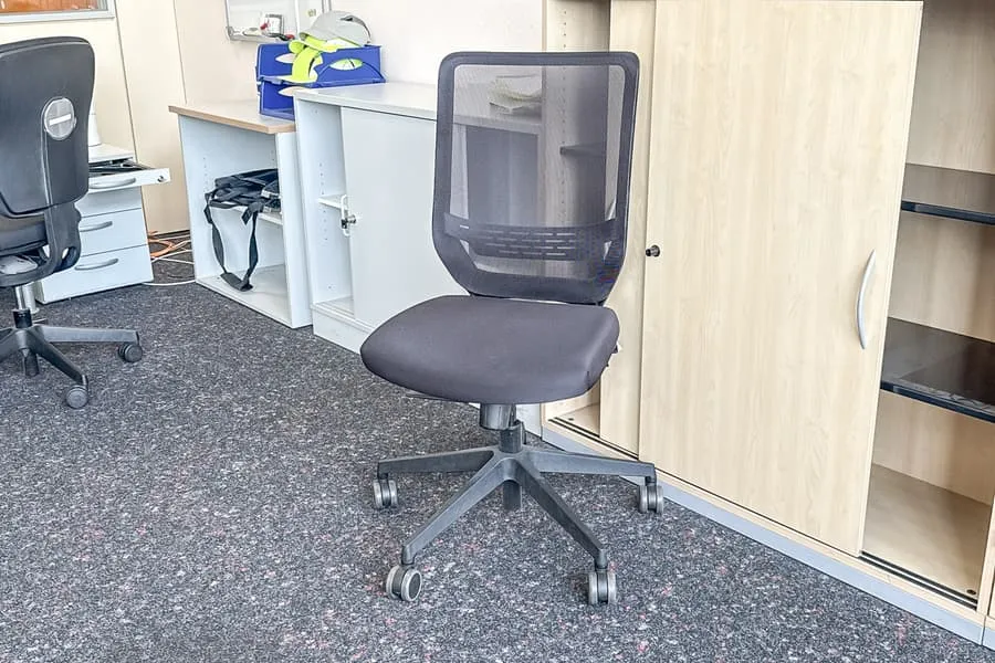 Chaise de bureau pivotante Tio
