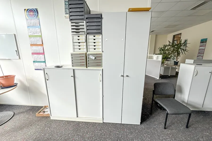Ordnerschrank und Schiebetürenschrank