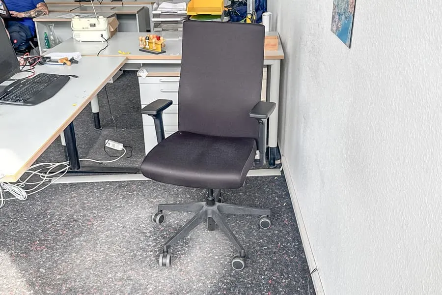 Chaise de bureau pivotante Tio