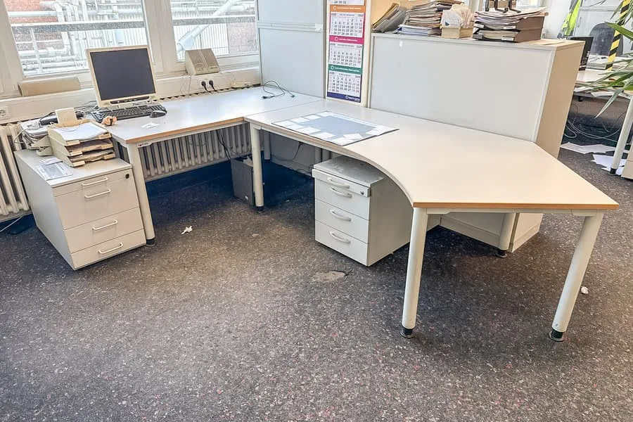 2 bureaux Toptec et 2 caissons à roulettes