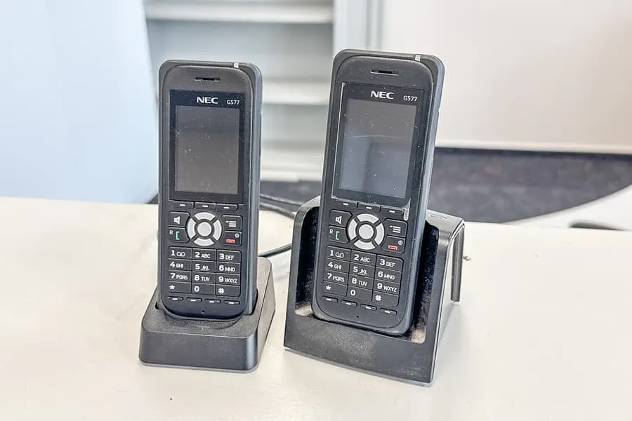 2 draadloze telefoons Nec G577