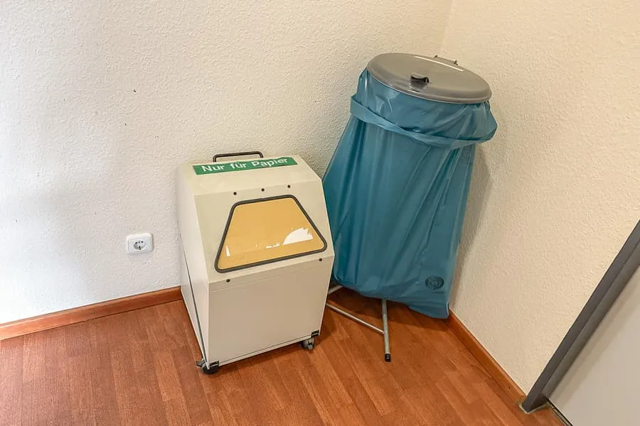 Stojan na odpadkové pytle a odpadkový koš