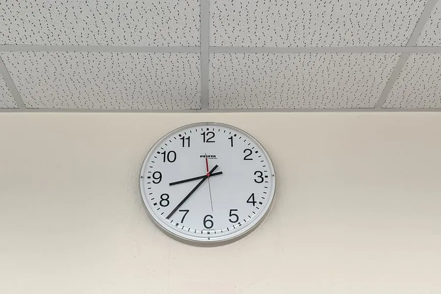 Horloge murale Peweta