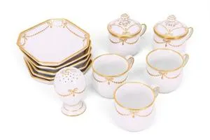 5 Schokoladen-Tässchen mit Unterteller u. Zuckerstreuer, Royal Copenhagen