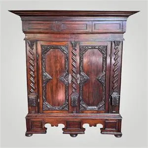Großer Barockschrank