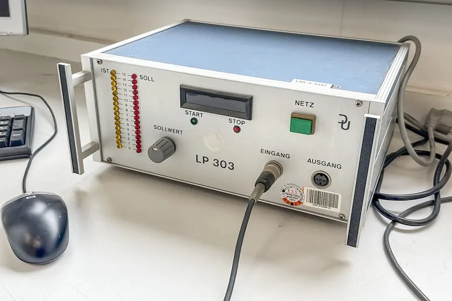 Alimentation de laboratoire LP303