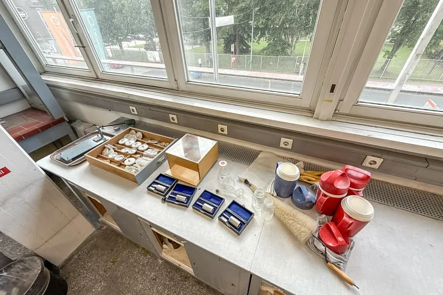 Partia wyposażenia laboratoryjnego