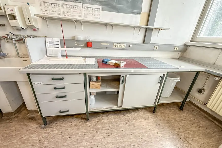Pracovní stůl
