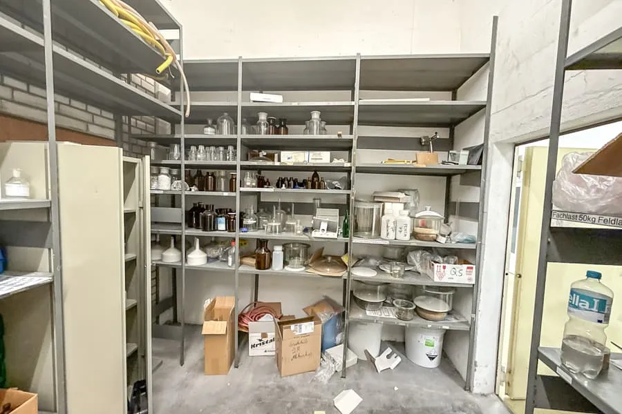 Slot-in shelving