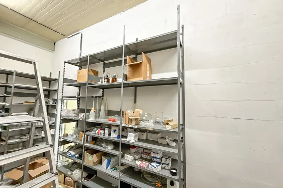 Slot-in shelving unit