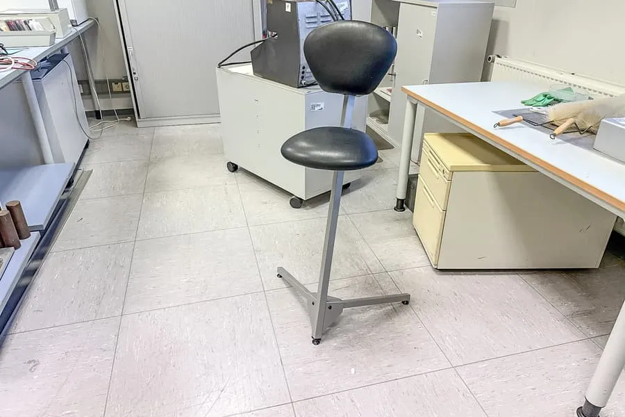 Laboratorní pracovní stolička