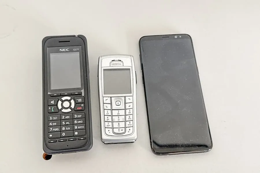 2 cordless phones and smartphone