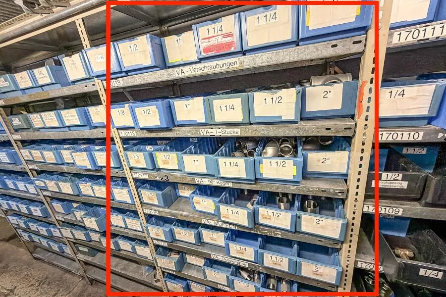 Shelf contents: installation material
