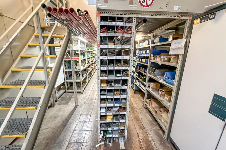 Shelf contents: planer blades