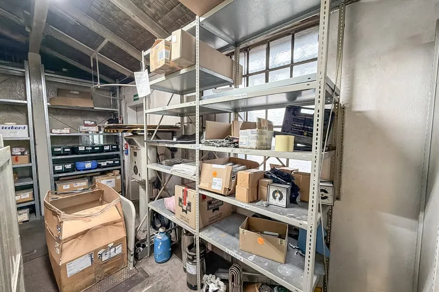Slot-in shelving unit