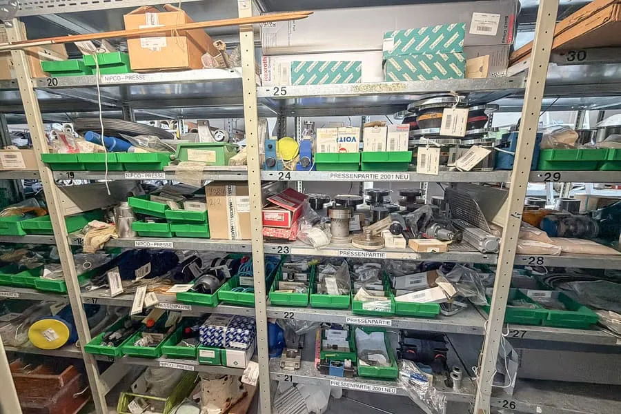 Inhoud van 2 stellingen: machine-onderdelen
