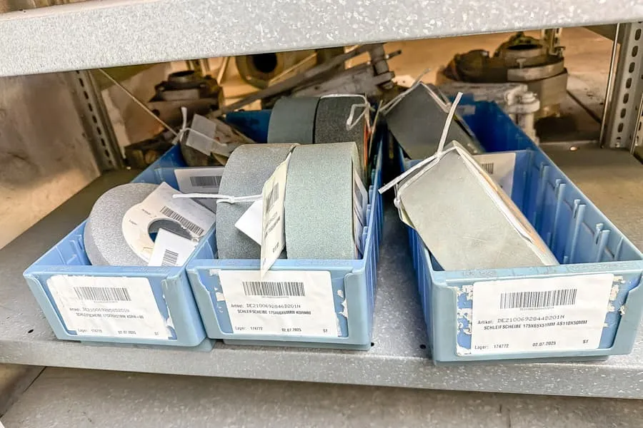 3 boxes of grinding discs