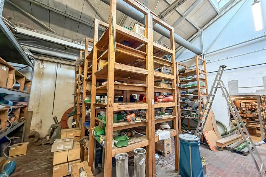 3 étagères en bois