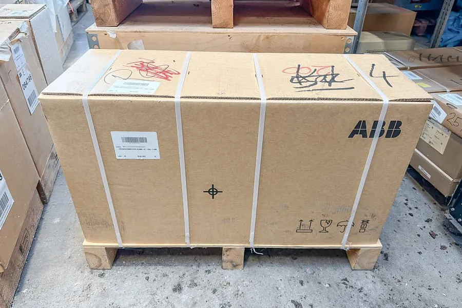 Frequency converter ABB ACS880-01-175A-3
