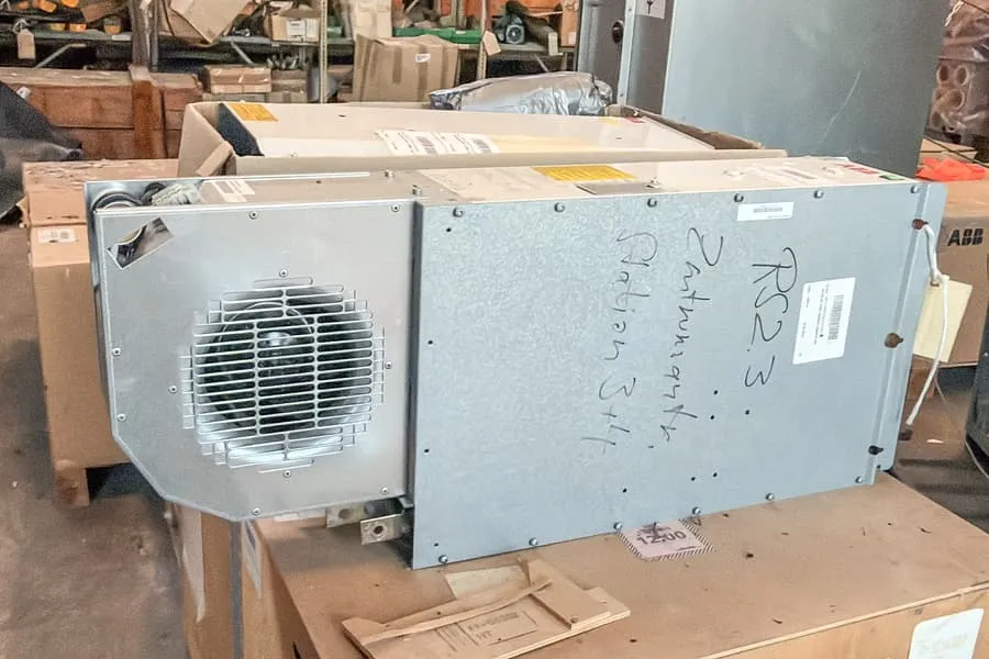 Měnič ABB ACS800-104-0125-3+Q950