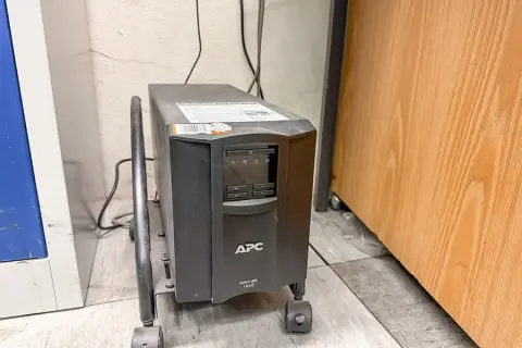 Onduleur APC Smart-UPS 1000
