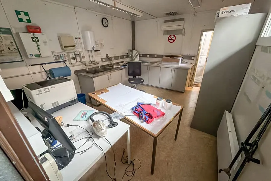Obsah místnosti: vybavení kontejneru