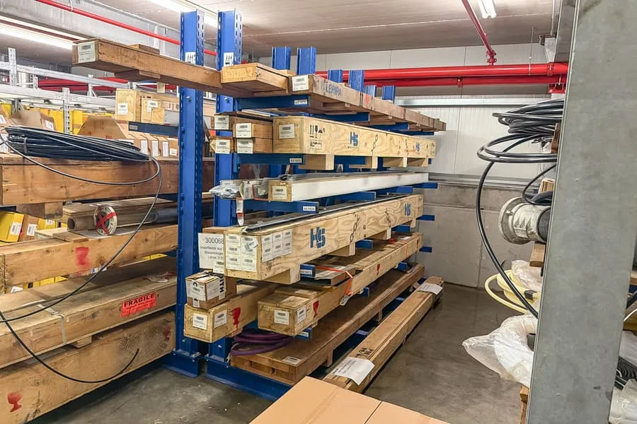 Rayonnage à bras cantilever