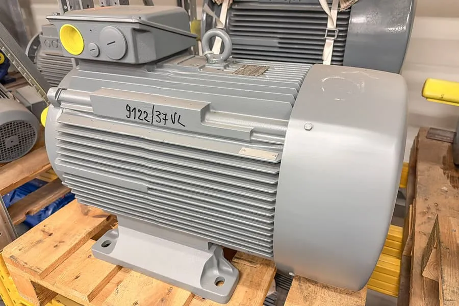 Drehstrommotor VEM IE3-W41R 225S 4 C TPM VL HW