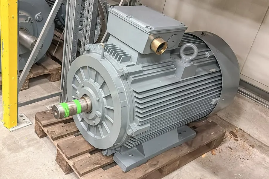 Silnik trójfazowy standardowy EMK KTP1G315L2