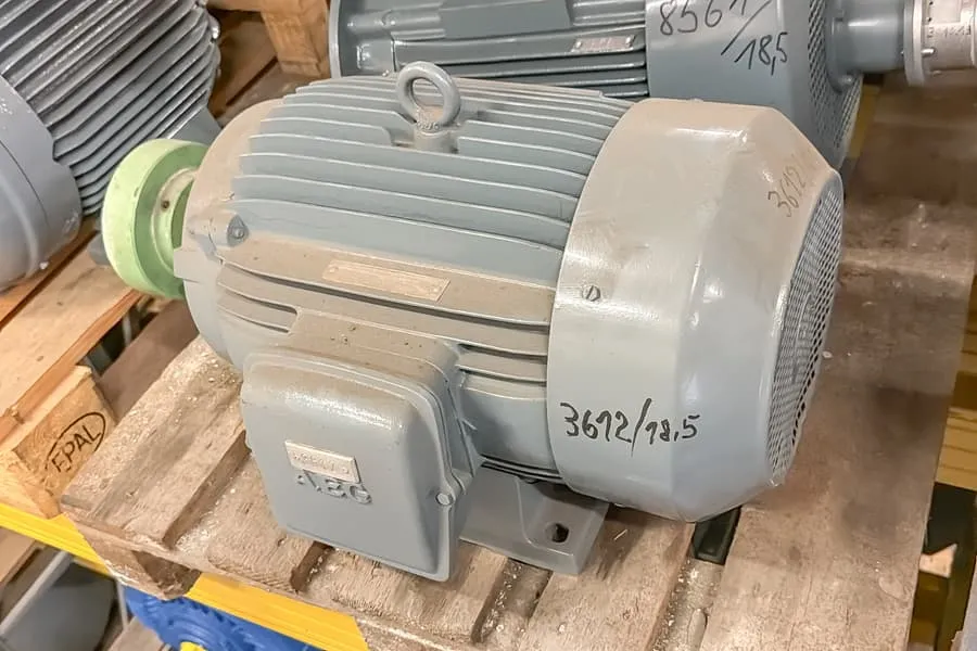Silnik asynchroniczny AEG AM 190 MV4