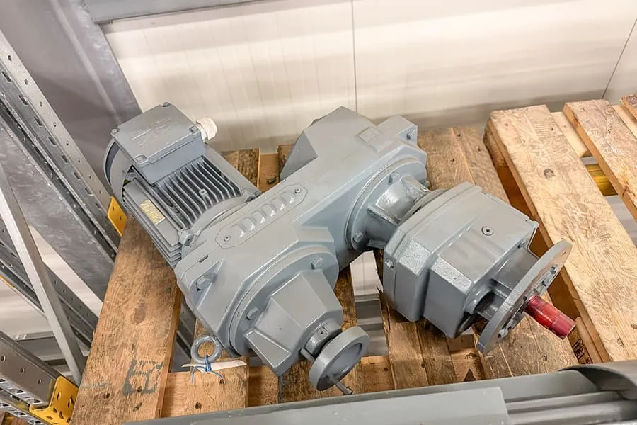 Elektrický převodový motor SEW R163 V71