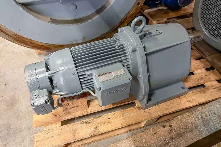 Elektrický převodový motor Bauer G63-11/D2A4-309-W-SG