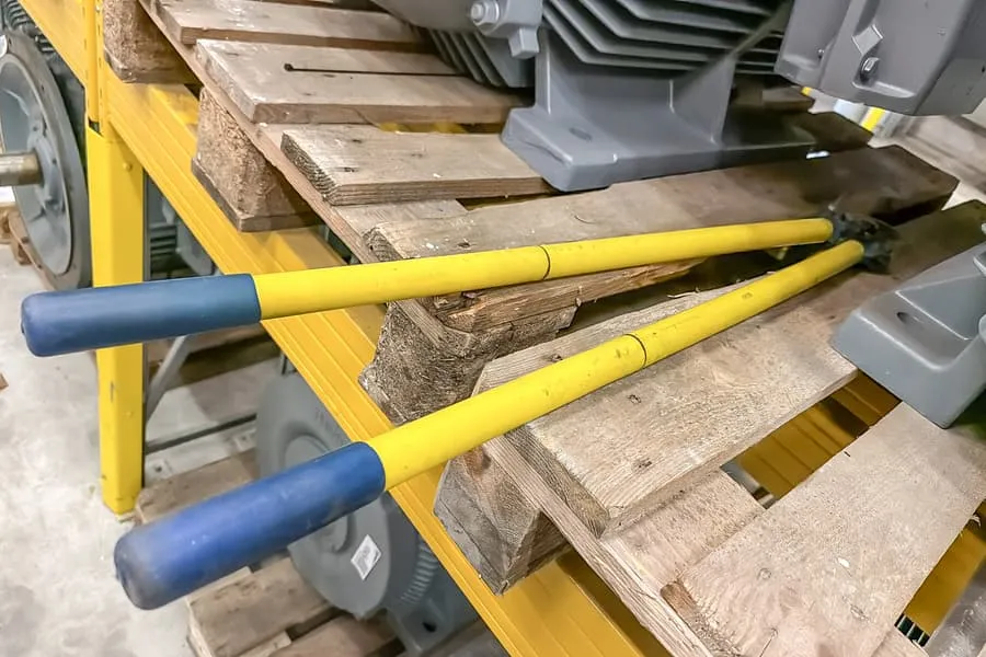 Bolt cutter