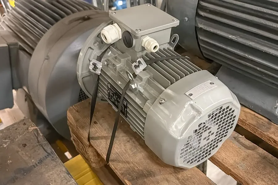 Elektromotor AC R1 120