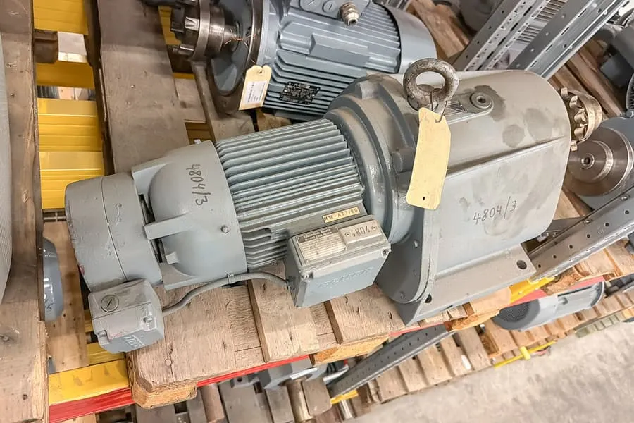 Elektrický převodový motor Bauer G63-11/D1A4-283-S6