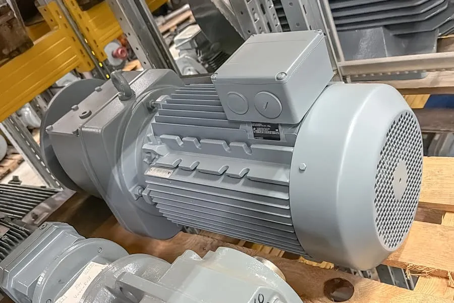 Elektrický převodový motor KEB G63C DA160MB4