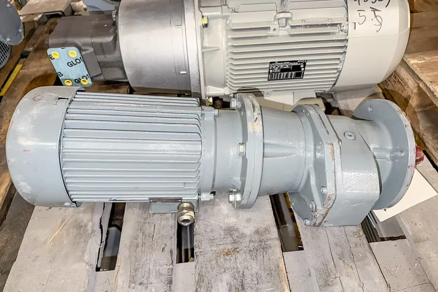 Электромотор-редуктор VEM SR240