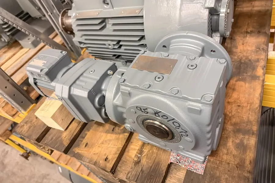Elektrický převodový motor SEW SAF67R37 DRN63MS4