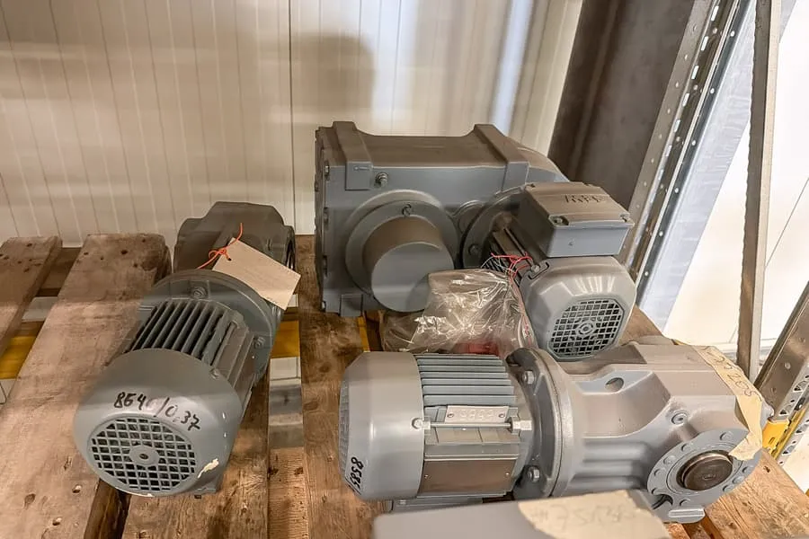 3 electric gear motors