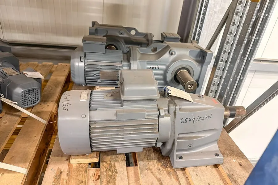 3 electric gear motors