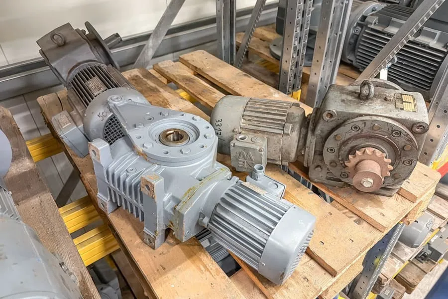 3 electric gear motors